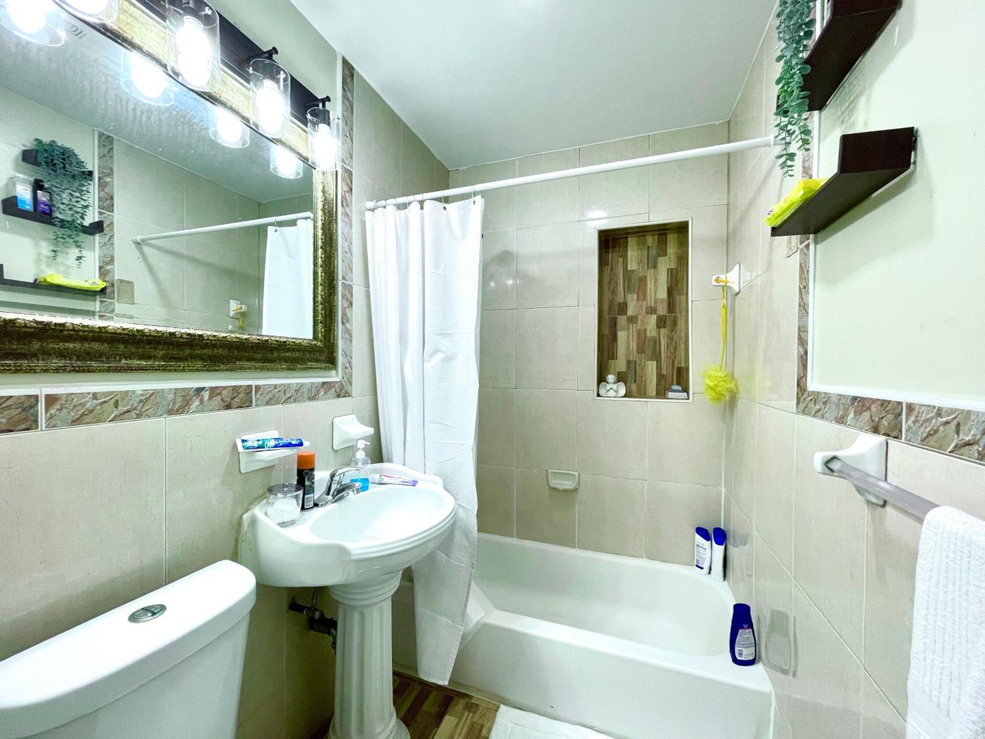 Akeyi Miami305 Private Bedrooms Bagian luar foto