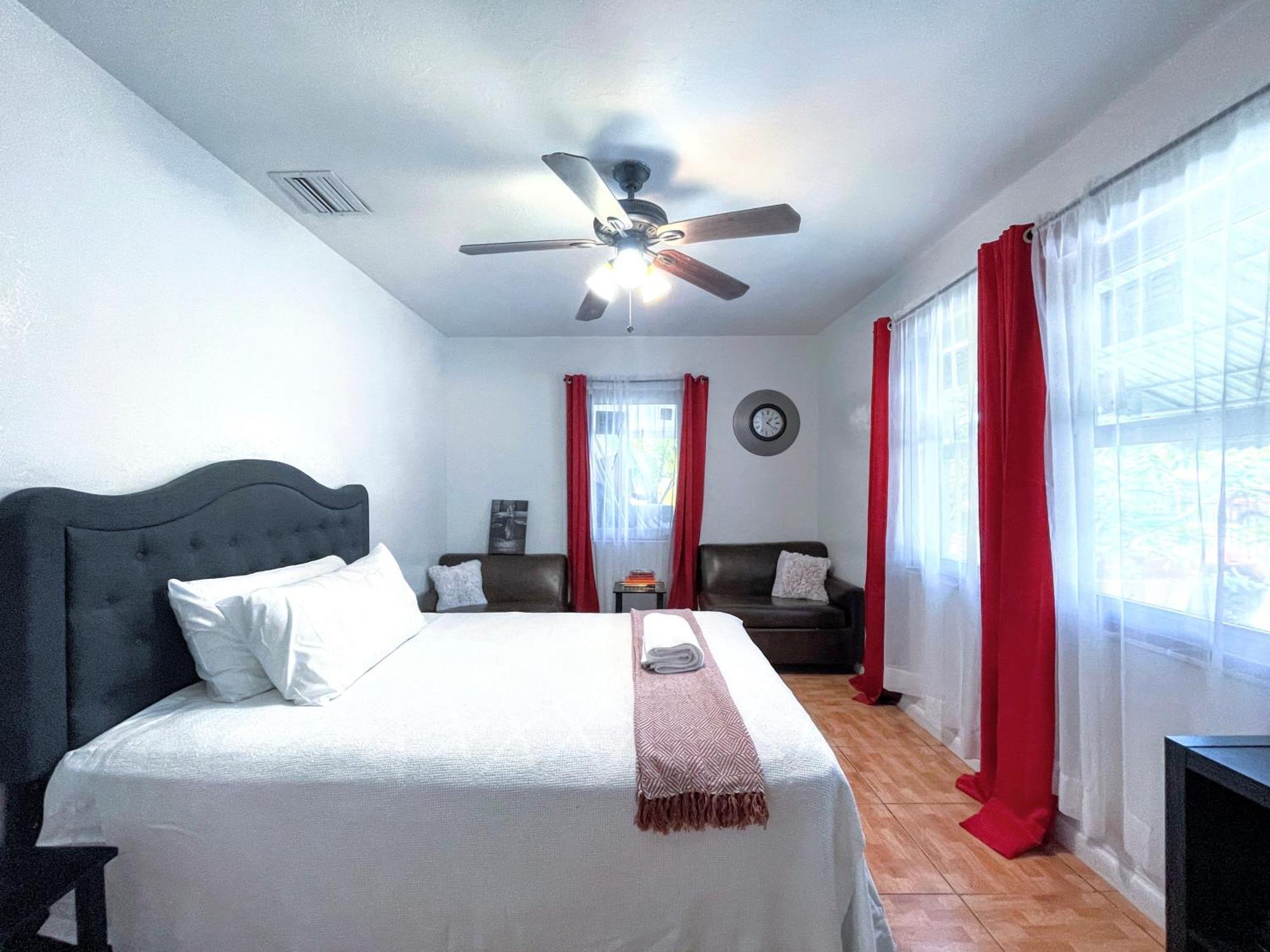 Akeyi Miami305 Private Bedrooms Bagian luar foto