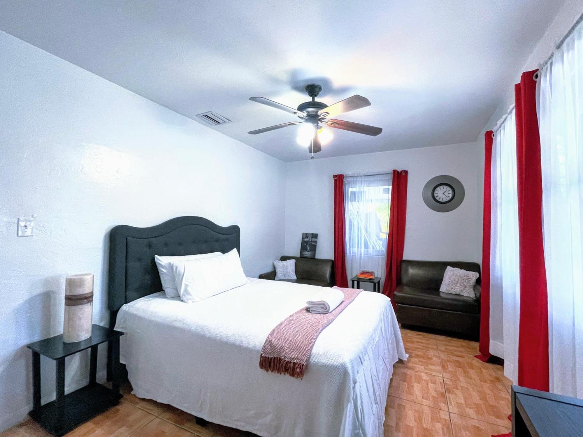 Akeyi Miami305 Private Bedrooms Bagian luar foto