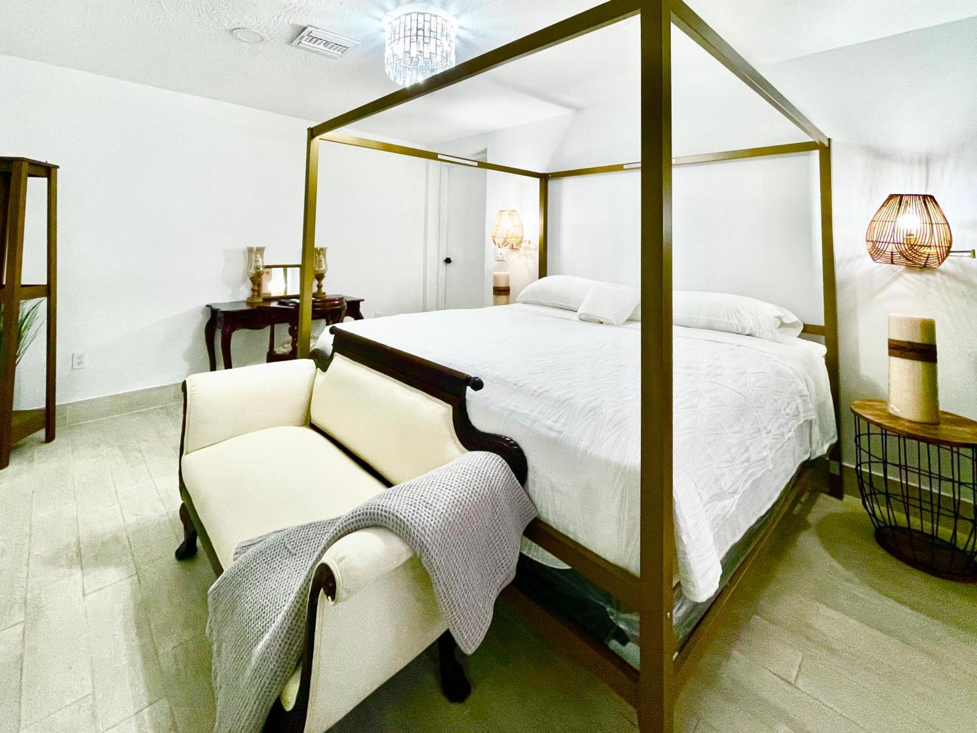 Akeyi Miami305 Private Bedrooms Bagian luar foto